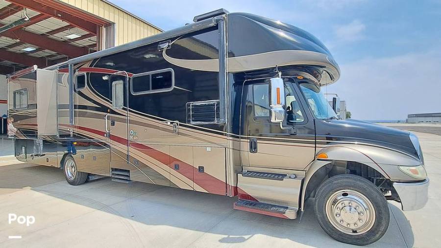 2008 Gulf Stream SuperNova 6400- Grand Hotel, $ 79,000