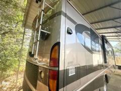 2005 Fleetwood Discovery 39S, $ 58,500
