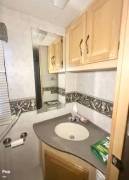 2005 Fleetwood Discovery 39S, $ 58,500