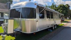 2018 Airstream Classic 30RB, $ 87,300