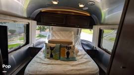 2018 Airstream Classic 30RB, $ 87,300
