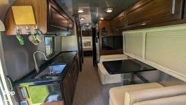 2018 Airstream Classic 30RB, $ 87,300
