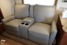 2016 Fleetwood Storm 35SK, $ 60,000