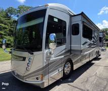 2016 Winnebago Grand Tour 42HL, $ 199,900