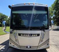 2016 Winnebago Grand Tour 42HL, $ 199,900