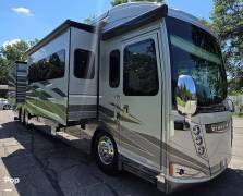 2016 Winnebago Grand Tour 42HL, $ 199,900