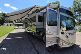 2016 Winnebago Grand Tour 42HL, $ 199,900