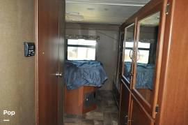 2016 Thor Motor Coach Chateau 31W, $ 44,450