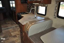 2016 Thor Motor Coach Chateau 31W, $ 44,450