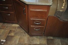2016 Thor Motor Coach Chateau 31W, $ 44,450