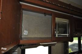 2016 Thor Motor Coach Chateau 31W, $ 44,450