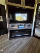 2021 Alliance RV Valor 42V13, $ 55,000