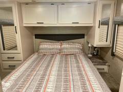 2021 Thor Motor Coach Four Winds 28Z, $ 65,000