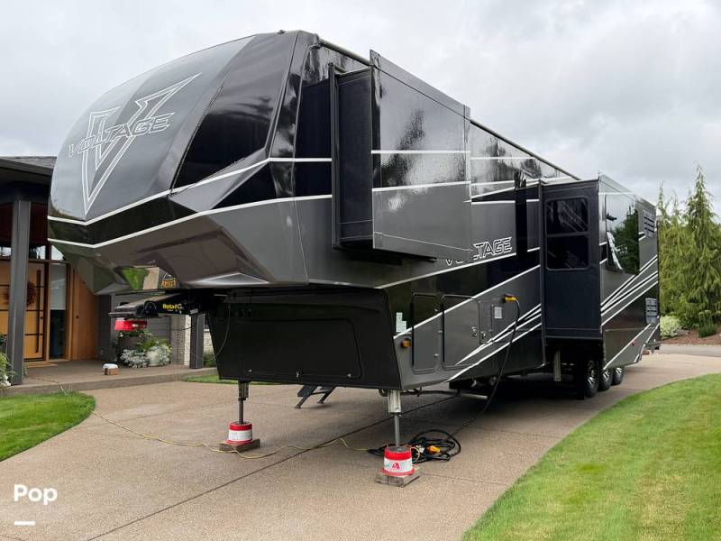 2020 Dutchmen Voltage 4145, $ 64,900