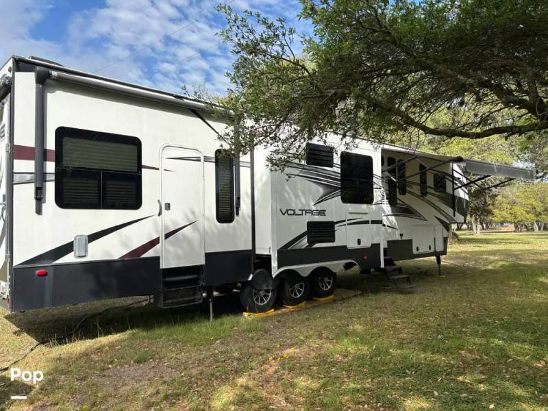 2016 Dutchmen Voltage 3970, $ 45,000