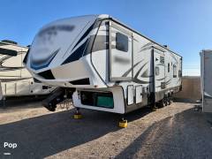 2015 Grand Design Momentum 388M, $ 35,000