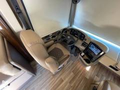 2019 Thor Motor Coach Palazzo 33.2, $ 109,000