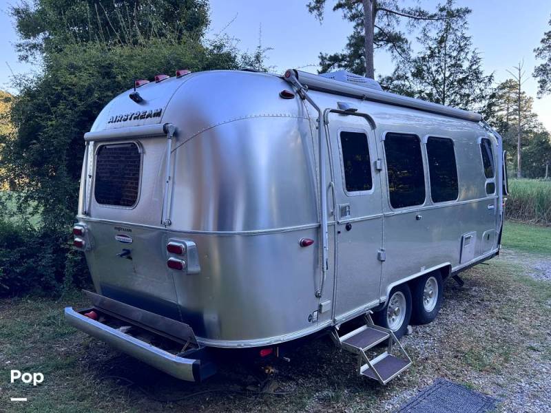 2017 Airstream International Signature 23FB, $ 57,250