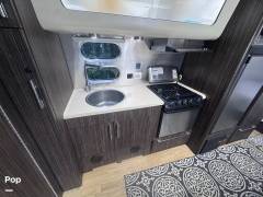 2017 Airstream International Signature 23FB, $ 57,250