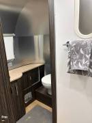 2017 Airstream International Signature 23FB, $ 57,250