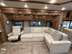 2018 Holiday Rambler Navigator 38F, $ 129,000