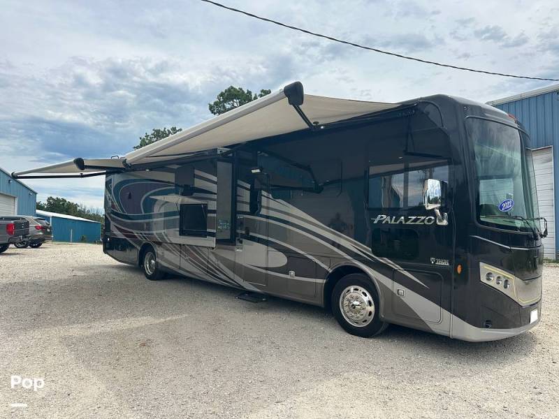 2022 Thor Motor Coach Palazzo 37.4, $ 174,900