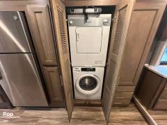 2022 Thor Motor Coach Palazzo 37.4, $ 174,900