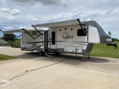 2018 Highland Ridge Light 291RLS, $ 24,900