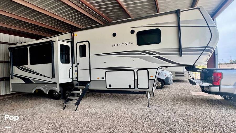 2023 Keystone Montana 3123RL, $ 58,000