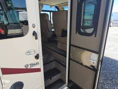 2018 Thor Motor Coach Axis 25.2, $ 47,900