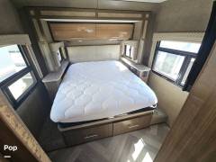 2018 Thor Motor Coach Axis 25.2, $ 47,900