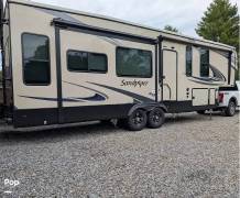 2021 Forest River Sandpiper 321RL, $ 51,300