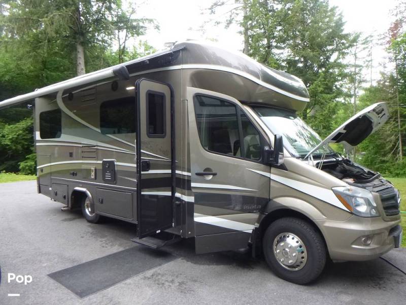 2018 Dynamax Isata 3 24RW, $ 68,000