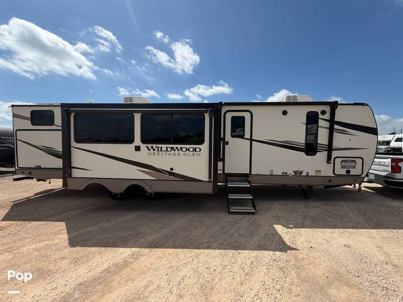 2023 Forest River Heritage Glen 310BHI, $ 39,990