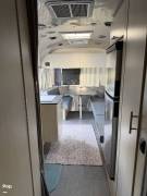 2024 Airstream Flying Cloud 25FB Queen, $ 82,250