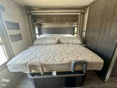 2023 Jayco Seneca 37L, $ 198,000