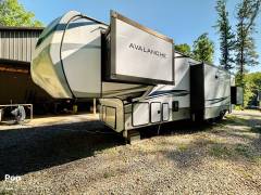 2023 Keystone Avalanche 390DS, $ 49,900