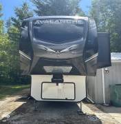 2020 Keystone Avalanche 313RS, $ 40,900