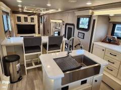 2022 Vanleigh RV Beacon 42RKB, $ 75,000