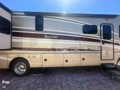 2016 Fleetwood Bounder 35K, $ 78,500