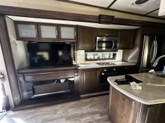 2019 Grand Design Solitude 344GK, $ 40,000