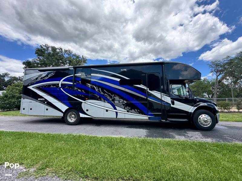 2022 Jayco Seneca 37K, $ 188,000