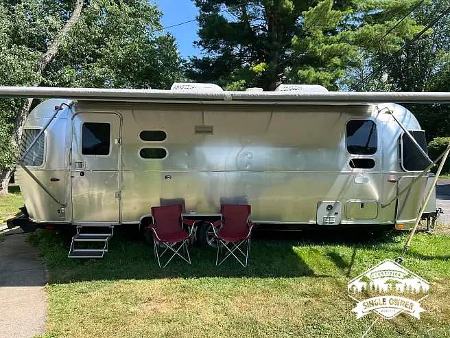 2022 Airstream Flying Cloud 25FB TWIN, $ 79,000