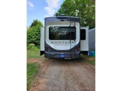 2021 Keystone Montana 3121RL, $ 58,995