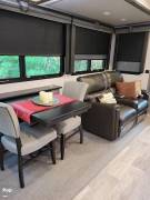 2021 Keystone Montana 3121RL, $ 58,995