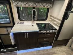 2021 Dynamax Isata 3 24FW, $ 93,900