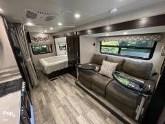 2021 Dynamax Isata 3 24FW, $ 93,900