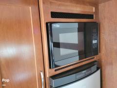 2015 Pleasure Way Plateau XL, $ 74,995