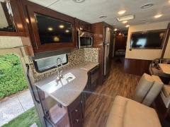 2018 Coachmen Mirada 35BH, $ 79,999