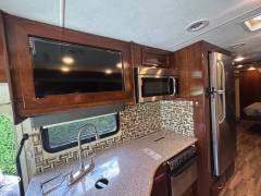2018 Coachmen Mirada 35BH, $ 79,999